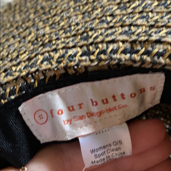 Four Buttons Sun Hat - Picture 3 of 3